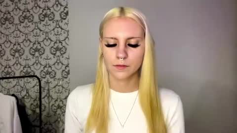 Lana online show from July 19, 5:15 pm