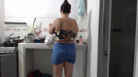 yessica and andres online show from November 30, 11:45 pm