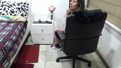 Snapshot of yessilatin chatting on October 7, 3:02 am jessy online show from October 7, 3:02 am