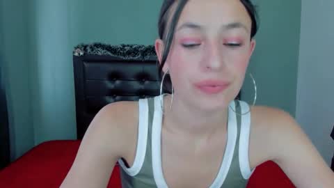 yisle online show from December 16, 8:04 pm