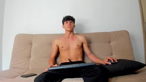 yizus_bonz online show from March 26, 3:39 pm