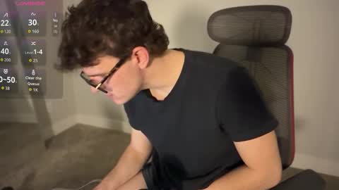 yngdesire1 online show from March 19, 9:26 am