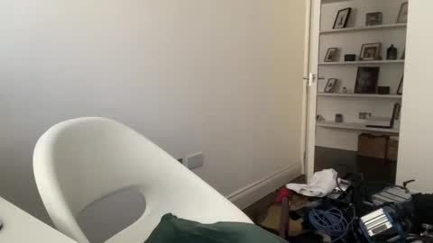 ynkhycvzlnnl online show from April 30, 1:27 pm