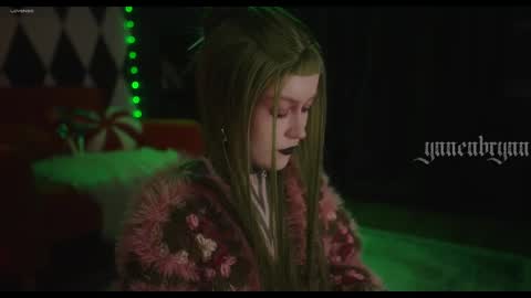 ynnenbrynn online show from May 23, 8:32 am