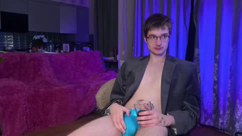 Max online show from February 14, 4:26 am