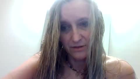 yogabuttttttt online show from October 8, 4:40 am