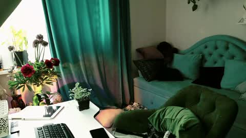 yoka_paradoxxx online show from June 3, 2:44 pm
