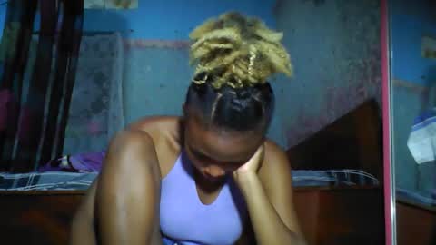 yolandrina05 online show from December 5, 1:53 pm