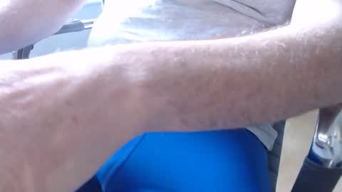 yorkiemanuk online show from December 19, 12:44 pm