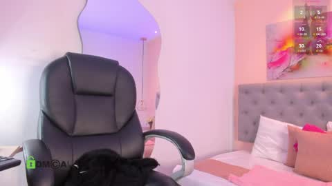 Yoselin online show from April 9, 6:19 am