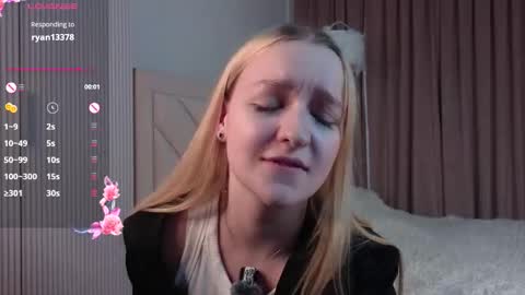 Elizabeth brunette -- Darline blonde  online show from October 28, 7:37 pm