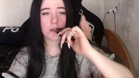 Snapshot of your_8a8y chatting on October 9, 9:59 am your_8a8y online show from October 9, 9:59 am