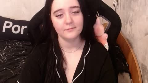 Snapshot of your_8a8y chatting on October 15, 7:32 am your_8a8y online show from October 15, 7:32 am