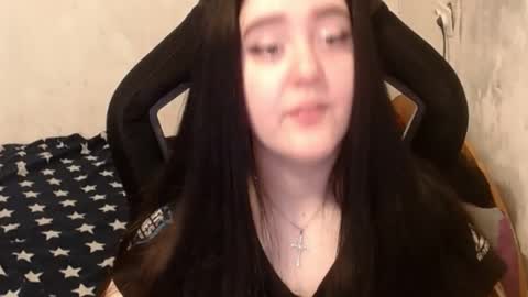 Snapshot of your_8a8y chatting on January 20, 10:40 am your_8a8y online show from January 20, 10:40 am