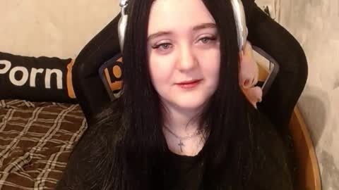 Snapshot of your_8a8y chatting on October 27, 11:43 am your_8a8y online show from October 27, 11:43 am