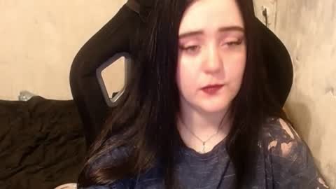 Snapshot of your_8a8y chatting on December 23, 10:32 am your_8a8y online show from December 23, 10:32 am