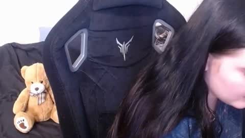 Snapshot of your_8a8y chatting on March 5, 8:00 am your_8a8y online show from March 5, 8:00 am