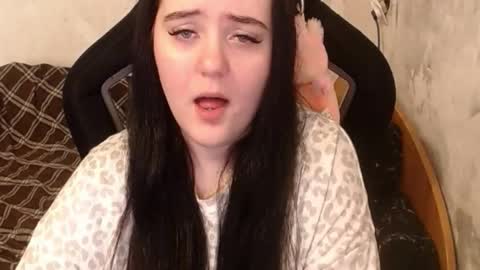 Snapshot of your_8a8y chatting on September 23, 9:36 am your_8a8y online show from September 23, 9:36 am