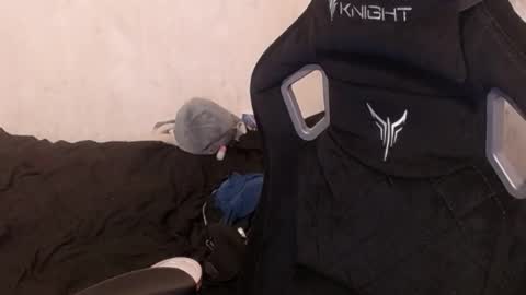 Snapshot of your_8a8y chatting on December 3, 11:07 am your_8a8y online show from December 3, 11:07 am