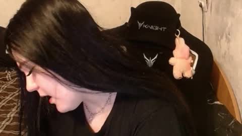 Snapshot of your_8a8y chatting on October 28, 11:44 am your_8a8y online show from October 28, 11:44 am