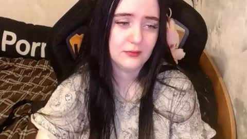 Snapshot of your_8a8y chatting on October 21, 1:38 pm your_8a8y online show from October 21, 1:38 pm