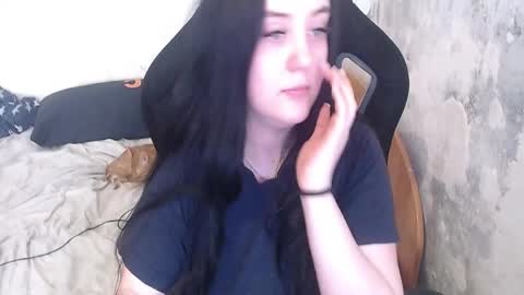 your_8a8y online show from April 3, 10:55 am