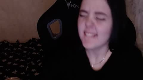 Snapshot of your_8a8y chatting on December 11, 6:20 pm your_8a8y online show from December 11, 6:20 pm