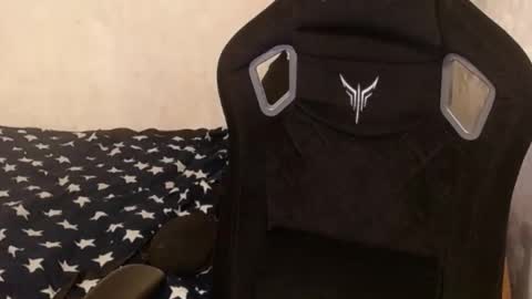 Snapshot of your_8a8y chatting on December 4, 6:11 pm your_8a8y online show from December 4, 6:11 pm