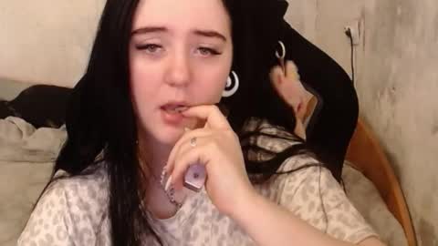 Snapshot of your_8a8y chatting on September 29, 12:59 pm your_8a8y online show from September 29, 12:59 pm