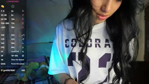 mia3 online show from December 14, 7:31 pm