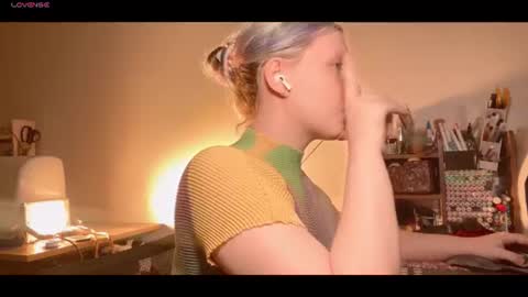 your_coraline_ online show from July 16, 12:41 pm