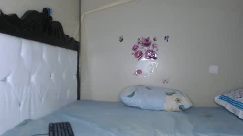 Snapshot of your_dirty_slutt chatting on October 1, 3:22 pm your_dirty_slutt online show from October 1, 3:22 pm