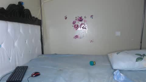 Snapshot of your_dirty_slutt chatting on October 5, 3:15 am your_dirty_slutt online show from October 5, 3:15 am