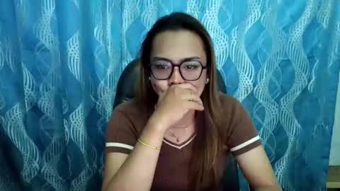 your_dreamgirlxxx69 online show from September 12, 2:02 am