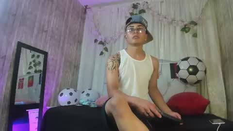 your_kitty_boy online show from June 23, 10:05 pm