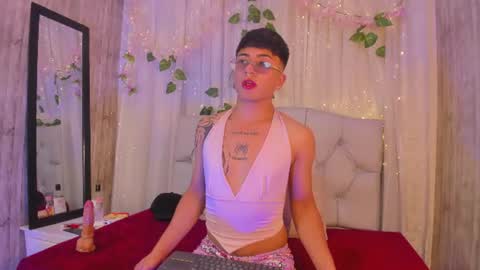 your_kitty_boy online show from July 20, 7:37 pm