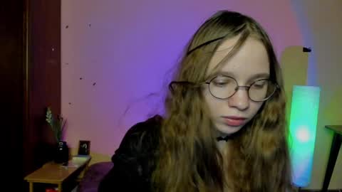 Leslie online show from March 30, 7:47 pm