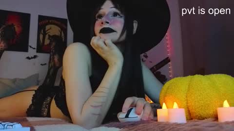 Eva online show from October 31, 11:27 pm