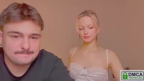 your_molly_mark online show from December 16, 10:54 am