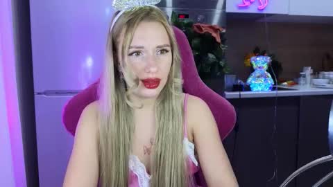 Alice  online show from January 14, 12:40 am