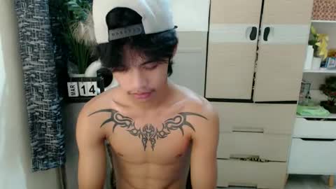 yourasian_eric online show from March 16, 12:09 pm