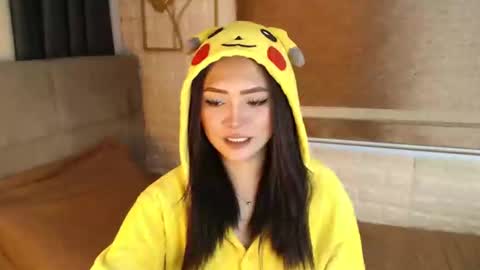 JEN  online show from September 11, 11:55 am