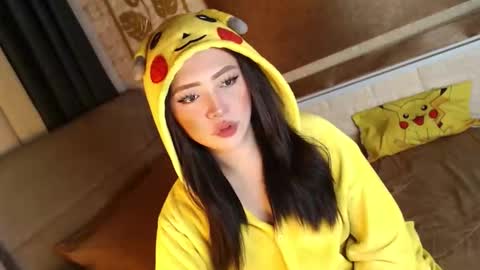 JEN  online show from October 19, 11:26 am