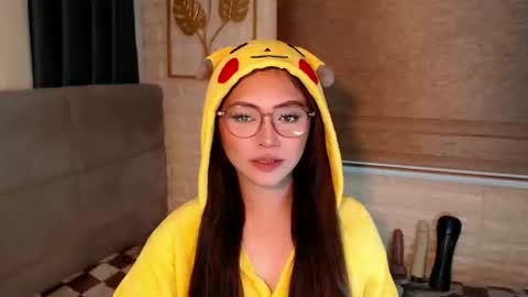 JEN  online show from January 9, 9:27 am