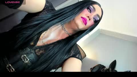 Snapshot of yourfiercemistress chatting on October 6, 4:19 am not into STINGY and CHEAP people online show from October 6, 4:19 am
