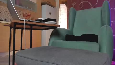 Snapshot of yourfreebird chatting on March 2, 1:05 pm Maria online show from March 2, 1:05 pm