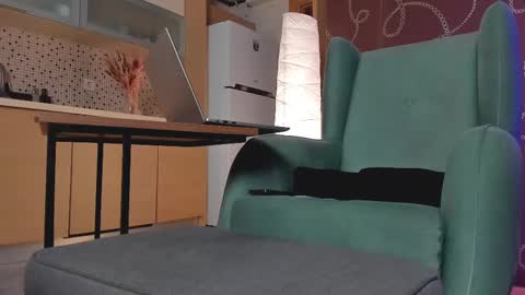 Snapshot of yourfreebird chatting on February 9, 12:41 pm Maria online show from February 9, 12:41 pm