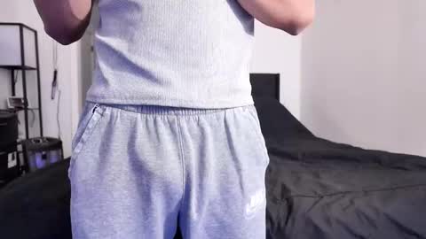 yourguuy21 online show from February 14, 5:54 am