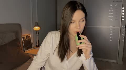 Snapshot of yourher0in chatting on January 26, 10:45 am Aida online show from January 26, 10:45 am