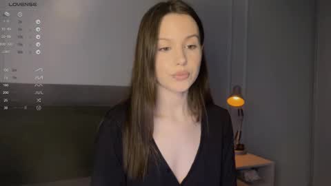 Snapshot of yourher0in chatting on February 18, 11:22 am Aida online show from February 18, 11:22 am